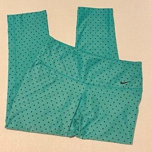 Nike Dri Fit Green Athletic Capri Pants Womens S